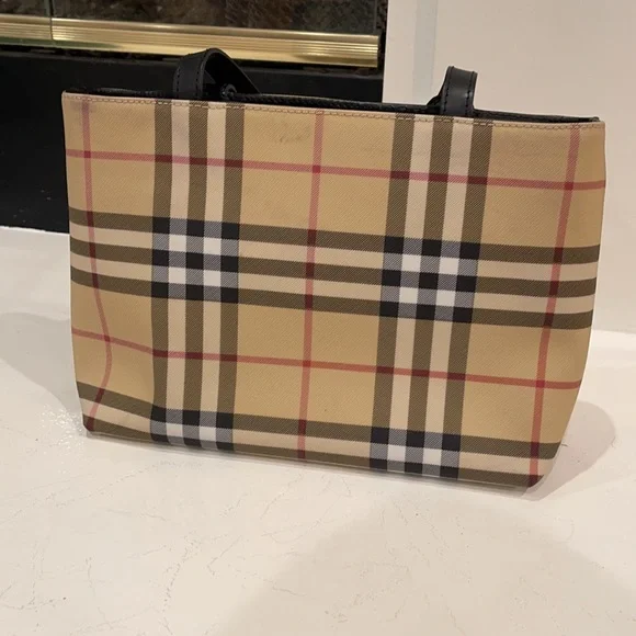 Burberry House Check Small Tote Black - Picture 3 of 10